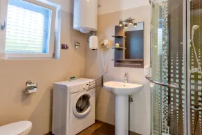 Moderne Ferienwohnung mit Balkon direkt am Strand - Image 2