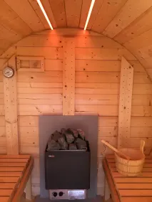 Luxury barn with private hot tub, sauna, pizza oven, dog friendly. - Image 3
