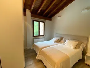2 Apartamentos en villa con piscina privada en Asturias El Marquesau - Image 5