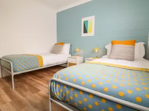 PEPPERPOTS, pet friendly, luxury holiday cottage in Mawgan Porth - Image 5