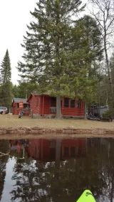 Rustic Log Cabin built 1897 just steps from lake - Image 5