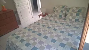 Casa en terreno elevado formado por 3 grandes restanques bordeados de árboles tranquilos. - Image 2