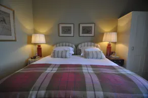 Carnell Private Apartment - Image 5