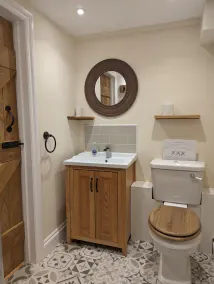 Private Suite near Bradford on Avon town center - Image 2