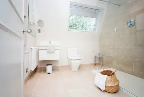 Stylish Wood Street Apartment - City Centre - Image 5
