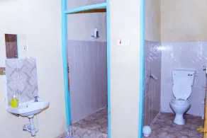 Spacious Apartment for  anyone visiting Siaya- close to great  sites - Image 5