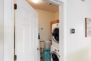 Lake Front 2nd floor condo w/community pool/spa, near golf course - Image 3