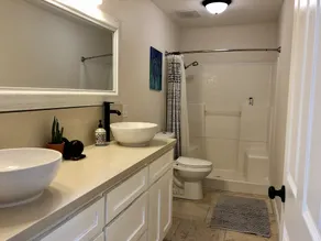 Entire residential home hosted by Nick - Image 5