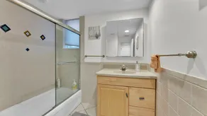 Apartmint at 242 S 17th St Philadelphia - Image 3