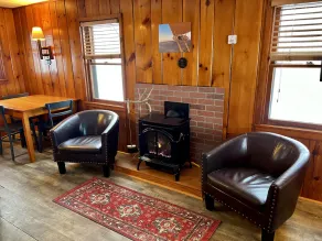 Cozy Cabin with Lake Views - Rustic Getaway - Image 5
