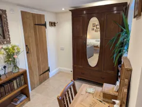 Private Suite near Bradford on Avon town center - Image 5
