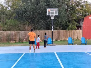 Popular large river home pool, pickelball, basketball, volleyball, nice area - Image 3