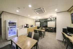 Arden Hotel - Image 3