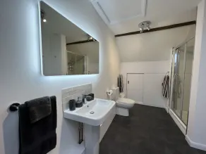 Dolls House Cottage - Self Contained Cottage, Beautiful Garden, Ample Parking - Image 2