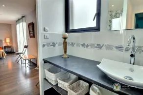 Spacious comfortable loft 'La Joie De Vivre' with 6 bedrooms and one pool - Image 2