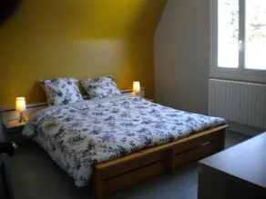 Character House for 6 People - Image 2