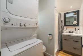 Chic PRIVATE cabin in the woods --> queen bed, deck, high-speed Wifi - Image 3