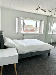 Hartlepool-3 bd House-Sleeps5-Free Parking,Netflix - Image 5