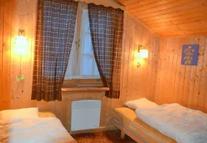 Esterno: chalet su 3 piani nel centro del paese con ingresso al 1 ° piano, per 5 persone - Image 4