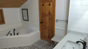 Kawartha Lakes Waterfront Cottage - Sleeps 16 - Image 4