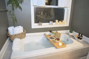 Perfect Getaway★ King Suite★Private Hot Tub★Fire Pit - Image 2