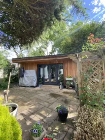 Thistle Lodge - Quiet Garden lodge with off road parking - Image 4