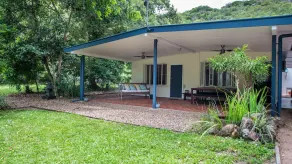 Private oasis at the base of the hills - Image 5