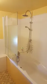 Ferme spacieuse avec piscine privée - Image 2