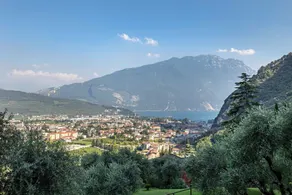 Apartment „La Terrazza di Vincent“ mit Seeblick, Panoramaterrasse und Pool - Image 2