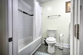 2 Mi to TPC Louisiana: Avondale Apt w/ Patio - Image 2