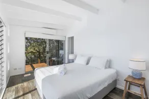 The Ultimate Modern Straddie Beach House - Image 5