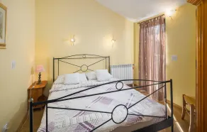 Gorgeous Apartment In Porec - Image 4
