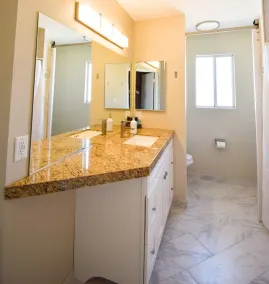 Inviterer Henderson Home med privat pool - Image 4