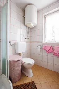 Feriehus med udsigt over floden Kolpa - Image 2