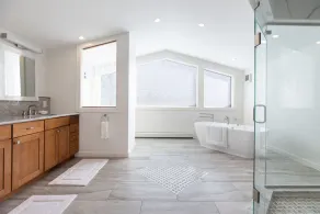 Newly Renovated 4 Bedroom/ 3 Bathroom Luxury Penthouse in Vail Village  - Image 4