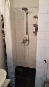 Basic Studio Apartment Near Amsterdam Arena - Image 2
