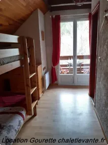 Chalet apartment in resort center with private parking & garage - Image 2