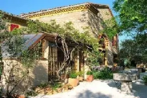 Authentic farmhouse with large swimming pool, near Aix en Provence - Image 5