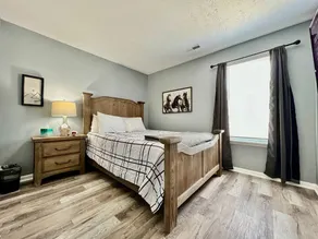 160 Overbrook 3 bedroom home with privately fenced yard and hot tub - Image 5