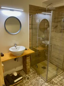 Relax in holiday home in quiet natural park, 20 minutes from Prague. - Image 3