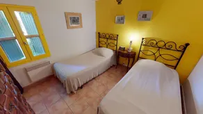 Apartment with terrace and swimming pool in the heart of the Camargue - Image 2
