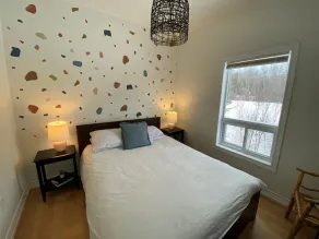 Waterfront cottage with games room on Lake Cecebe - Image 3