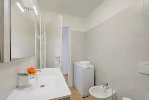 Red House: Beachfront Terrace & Private Beach - Happy Rentals - Image 3
