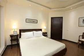 Executive serviced Lavish apartment - Image 3