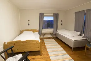 Four bedroom house with sea and mountain view - Image 4