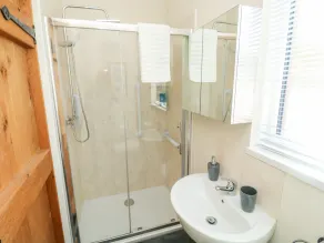 GLOCCAMAURA, pet friendly, with hot tub in Bovey Tracey - Image 5