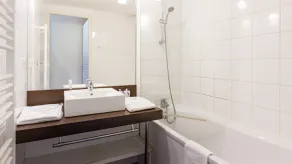 Chalet Dans Le Val de Loire | Accès Piscine + Espace Bien-Être - Image 4