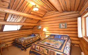 SPÉCIAL AUTOMNE! - Expérience MT Cabin unique avec bain à remous, ruisseau, forêt, emplacement! - Image 5