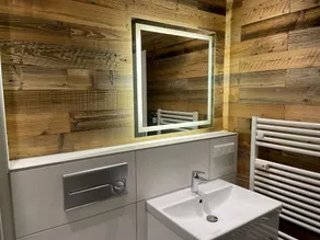 Renovated 2-room apartment - Image 3
