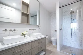 Stunning Penthouse Apartment with Views Over Park - Image 2